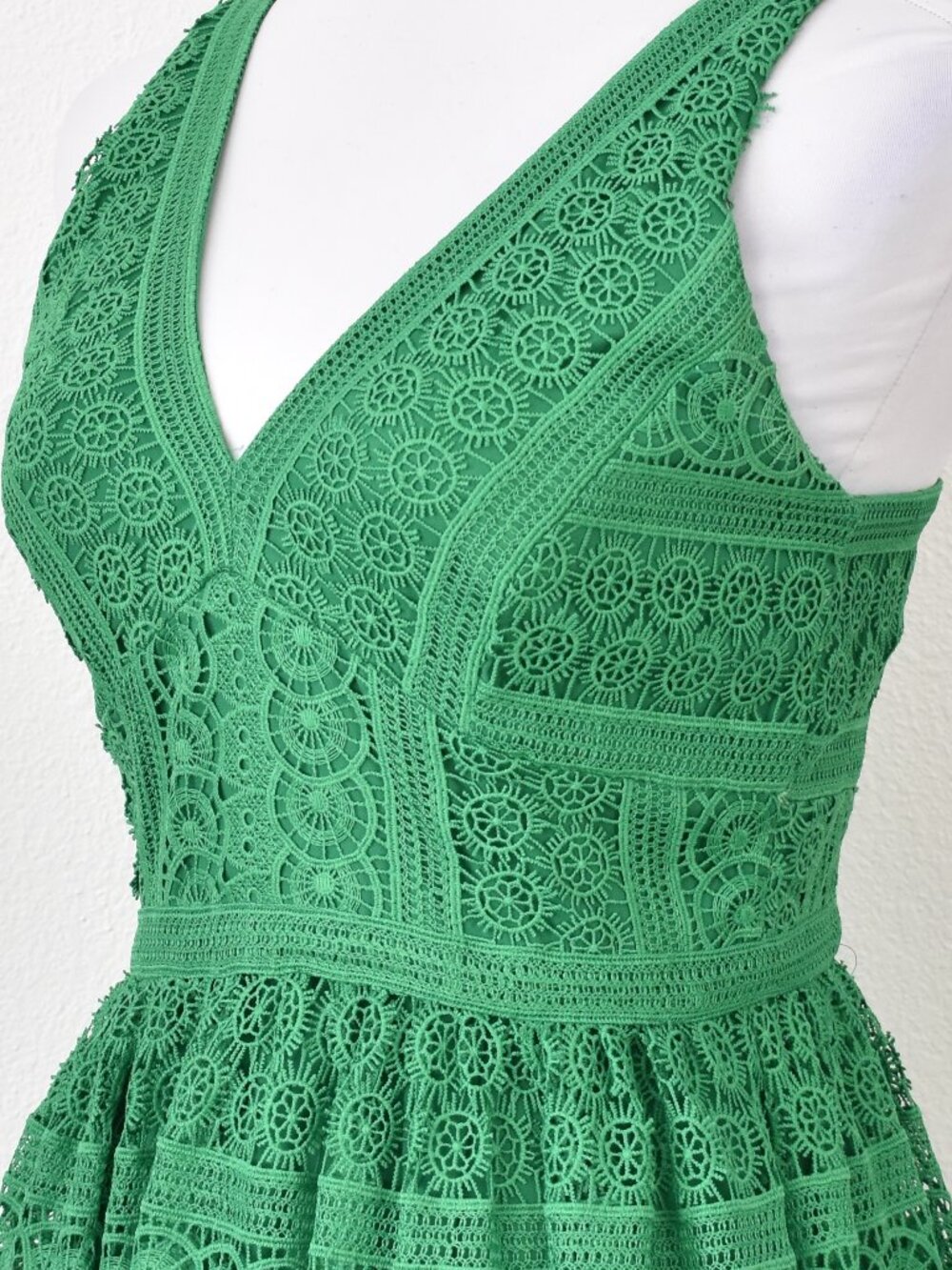 Antonio Melani Ruth Lace Midi Dress Green - 2 - Picture 4 of 10